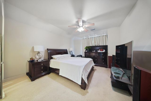 10003 Brookshore Ln, Pearland, TX 77584