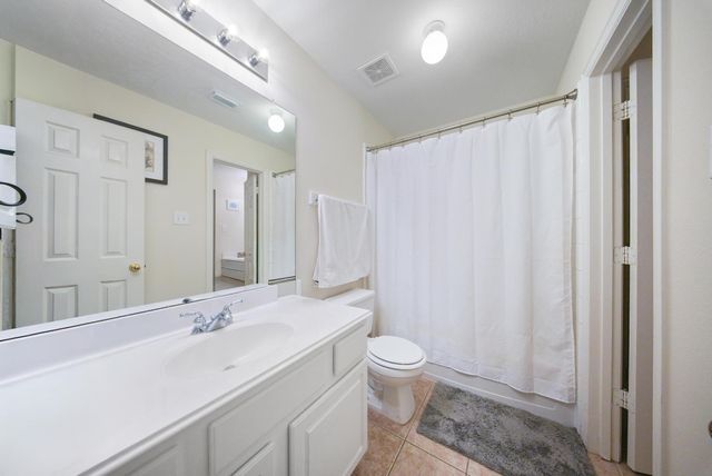 10003 Brookshore Ln, Pearland, TX 77584