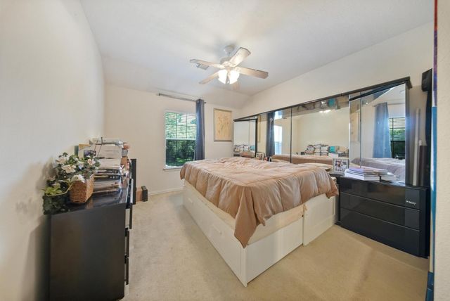 10003 Brookshore Ln, Pearland, TX 77584