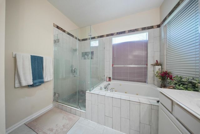 10003 Brookshore Ln, Pearland, TX 77584