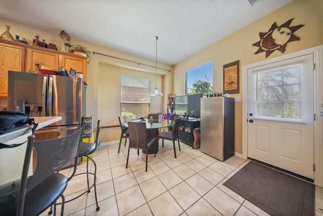 10003 Brookshore Ln, Pearland, TX 77584