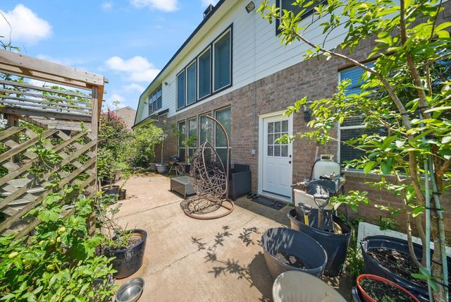 10003 Brookshore Ln, Pearland, TX 77584