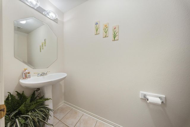 10003 Brookshore Ln, Pearland, TX 77584