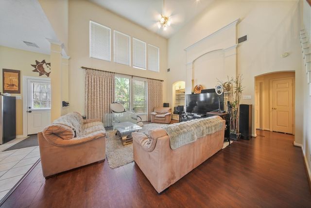 10003 Brookshore Ln, Pearland, TX 77584