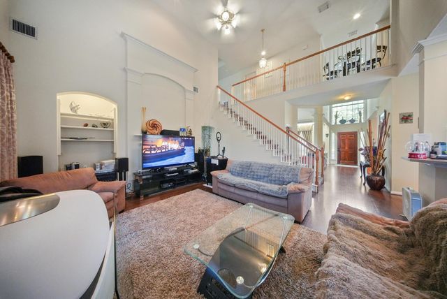 10003 Brookshore Ln, Pearland, TX 77584