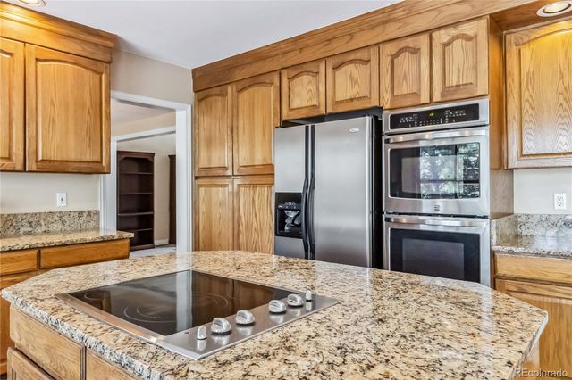 2154 S Parfet Drive, Lakewood, CO 80227