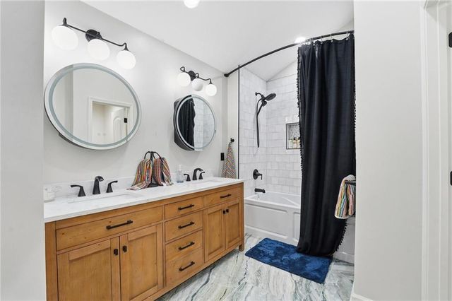 10114 N Miller Lane, Kansas City, KS 66109