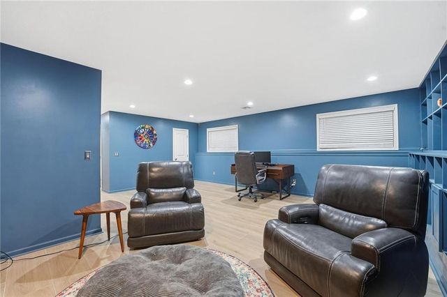 10114 N Miller Lane, Kansas City, KS 66109