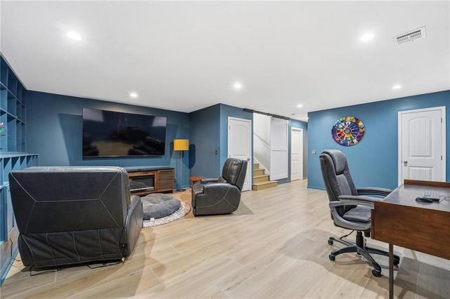 10114 N Miller Lane, Kansas City, KS 66109