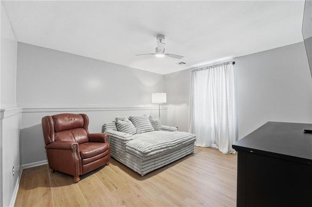 10114 N Miller Lane, Kansas City, KS 66109