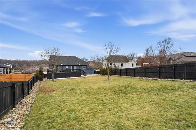 10114 N Miller Lane, Kansas City, KS 66109