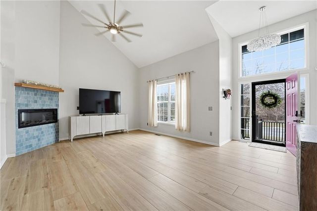 10114 N Miller Lane, Kansas City, KS 66109