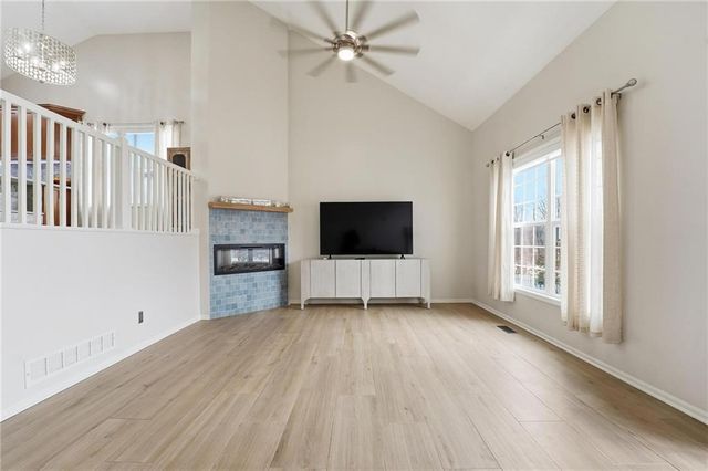 10114 N Miller Lane, Kansas City, KS 66109