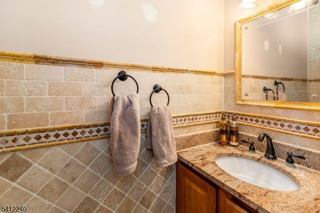 238 Park Ave, Teaneck Twp., NJ 07666