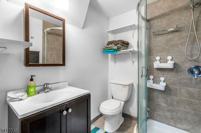 238 Park Ave, Teaneck Twp., NJ 07666
