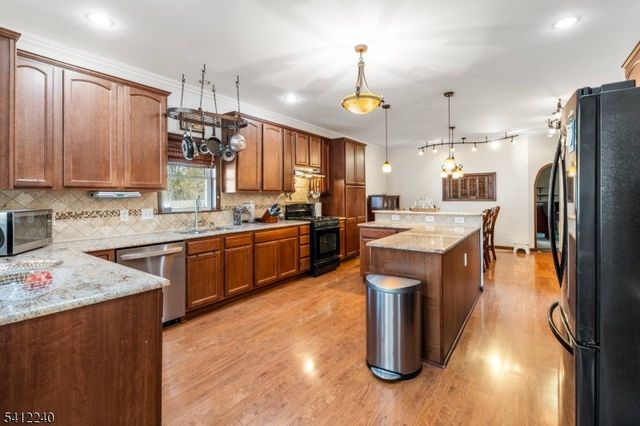238 Park Ave, Teaneck Twp., NJ 07666