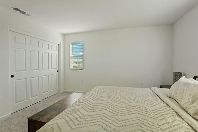 1601 Redhaven Pl, Hughson, CA 95326