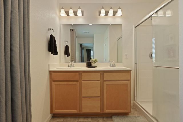 1601 Redhaven Pl, Hughson, CA 95326