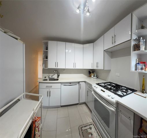 61-20 Grand Central Parkway B 1101, Forest Hills, NY 11375