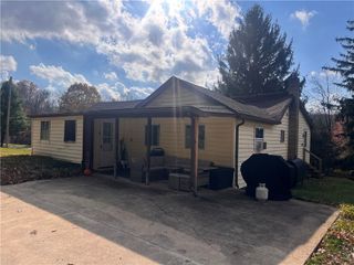 279 Snyder Ln, Burrel/blacklick, PA 15717