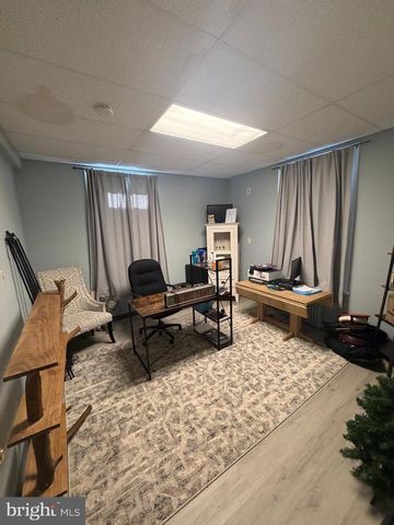 17 W COURT ST, Doylestown, PA 18901