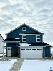 6401 W Valentine St Street, Sioux Falls, SD 57107