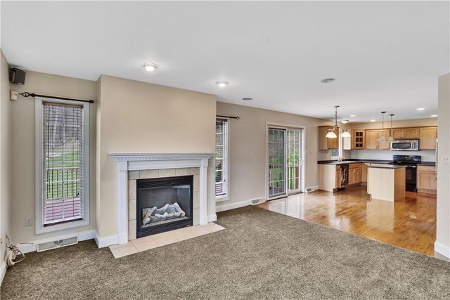 226 Coachside Dr, North Strabane, PA 15301