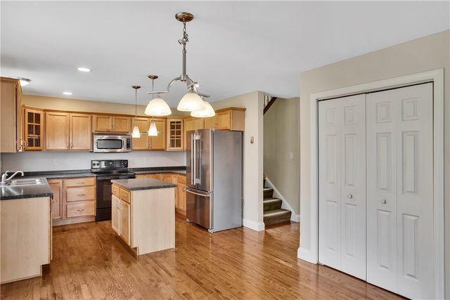 226 Coachside Dr, North Strabane, PA 15301