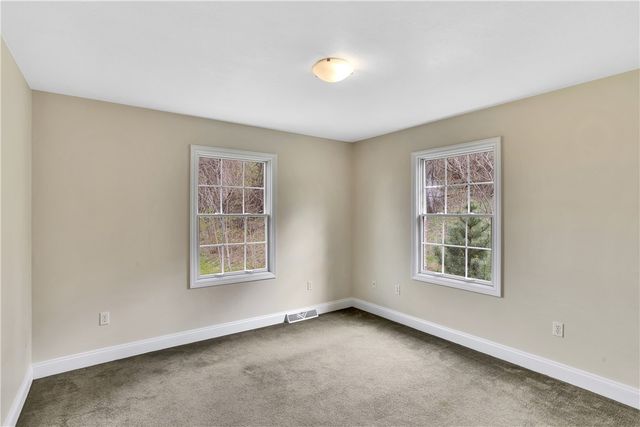 226 Coachside Dr, North Strabane, PA 15301