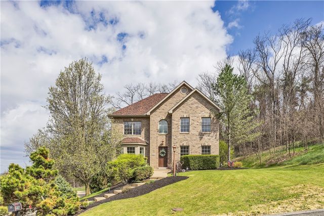 226 Coachside Dr, North Strabane, PA 15301