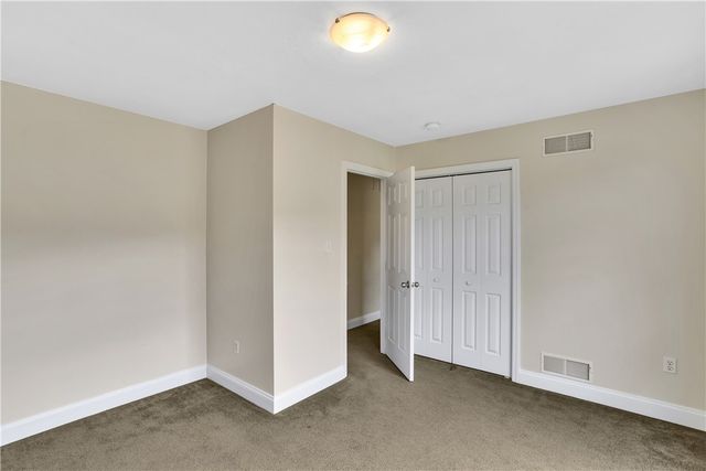 226 Coachside Dr, North Strabane, PA 15301
