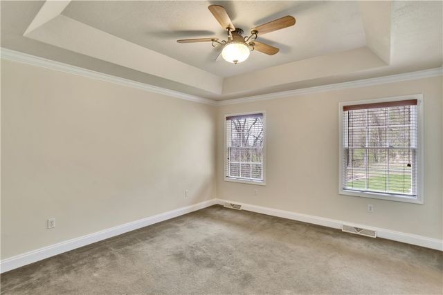 226 Coachside Dr, North Strabane, PA 15301