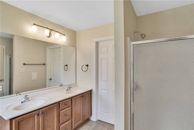 226 Coachside Dr, North Strabane, PA 15301
