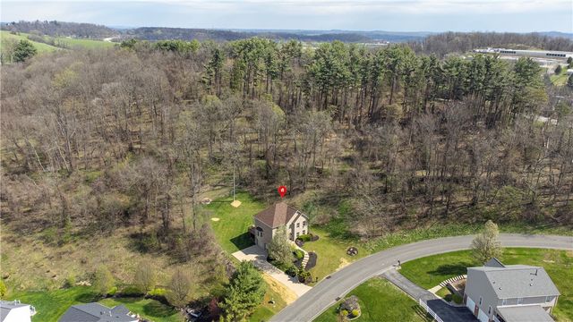 226 Coachside Dr, North Strabane, PA 15301