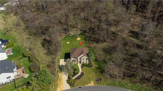226 Coachside Dr, North Strabane, PA 15301