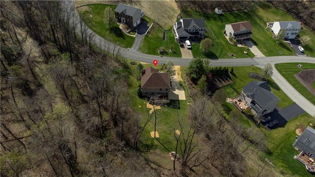 226 Coachside Dr, North Strabane, PA 15301