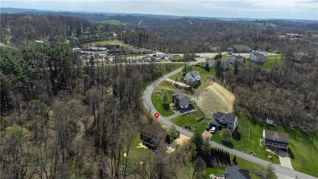 226 Coachside Dr, North Strabane, PA 15301