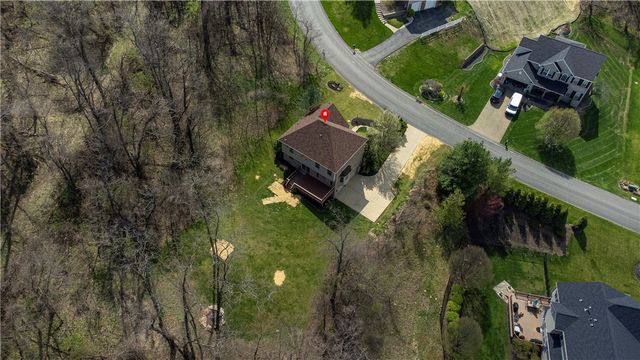 226 Coachside Dr, North Strabane, PA 15301