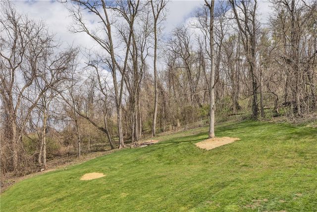 226 Coachside Dr, North Strabane, PA 15301