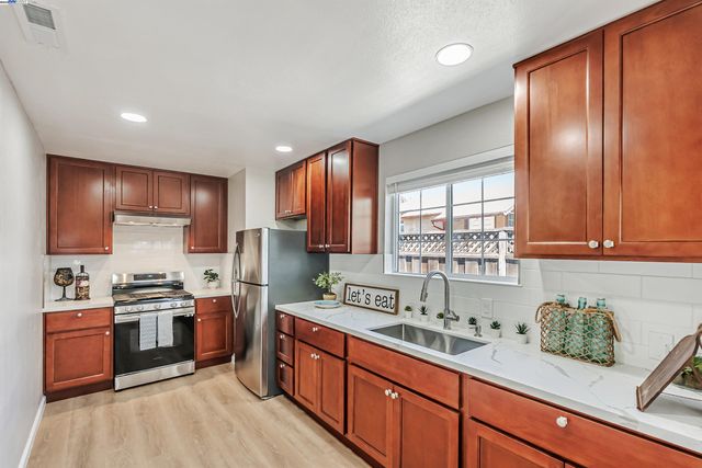 1111 Stonington Ave, San Pablo, CA 94806