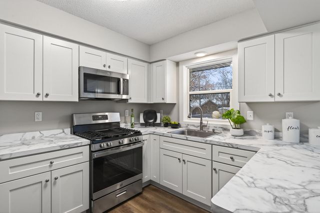 907 40th Lane, Anoka, MN 55303