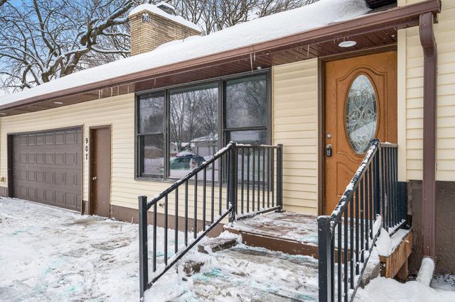 907 40th Lane, Anoka, MN 55303