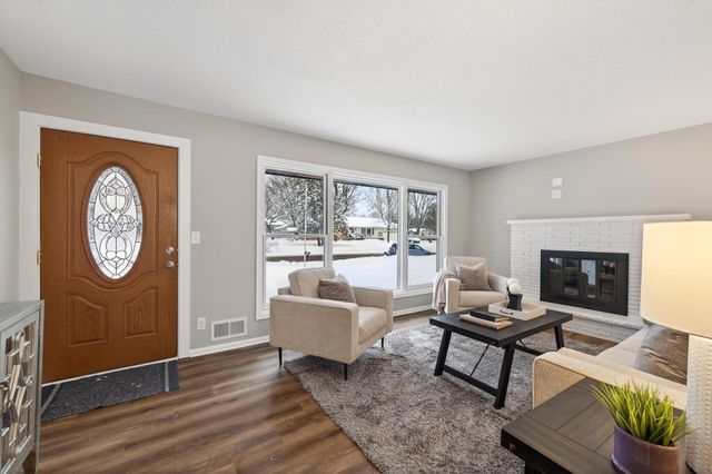 907 40th Lane, Anoka, MN 55303