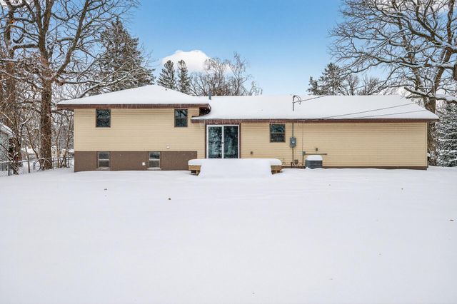 907 40th Lane, Anoka, MN 55303