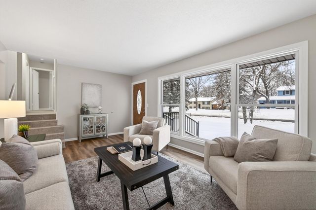 907 40th Lane, Anoka, MN 55303