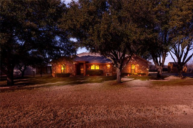 1716 Dove Lane, Crowley, TX 76036