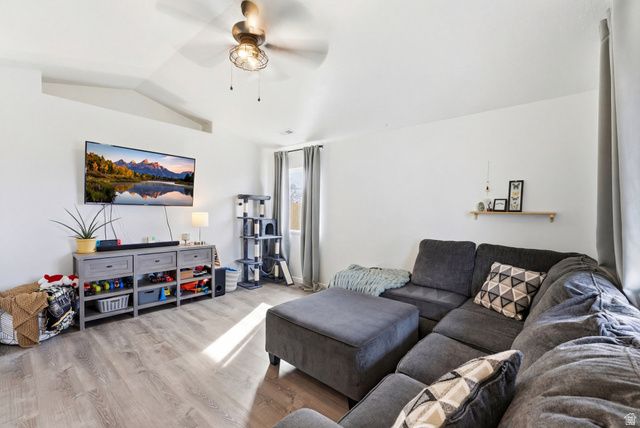 1296 N 925 W, Harrisville, UT 84404