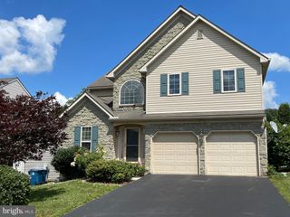 865 THOMAS ARMOR DR, Windsor, PA 17366