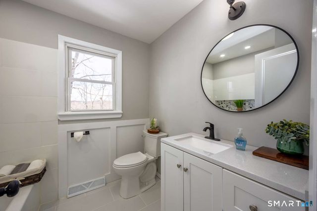 5 Briarwood Lane, Branford, CT 06405