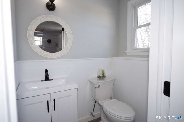 5 Briarwood Lane, Branford, CT 06405